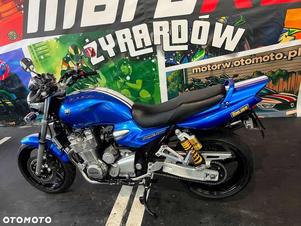 Yamaha XJR - 22