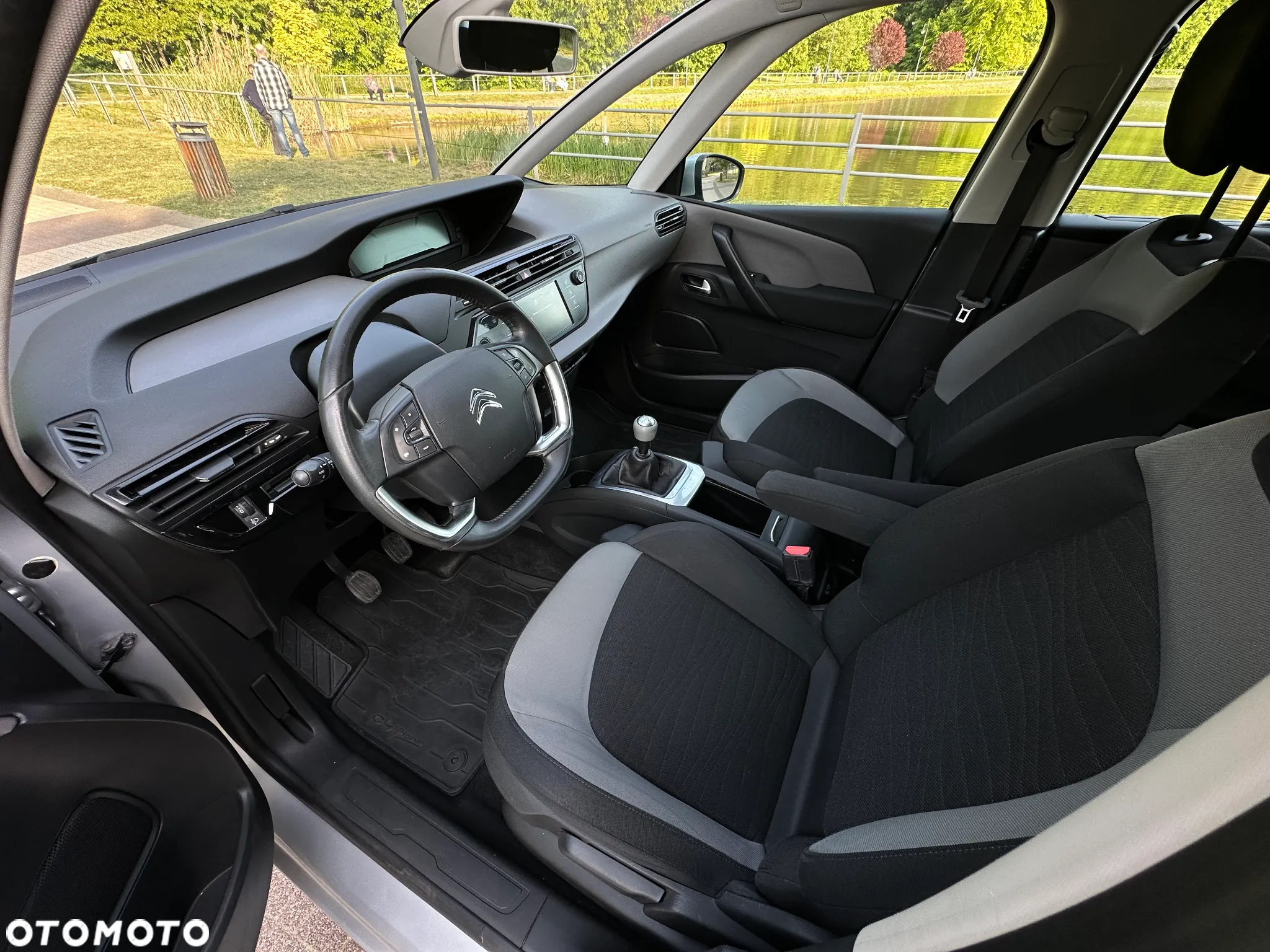 Citroën C4 Grand Picasso 1.6 e-HDi Exclusive - 9