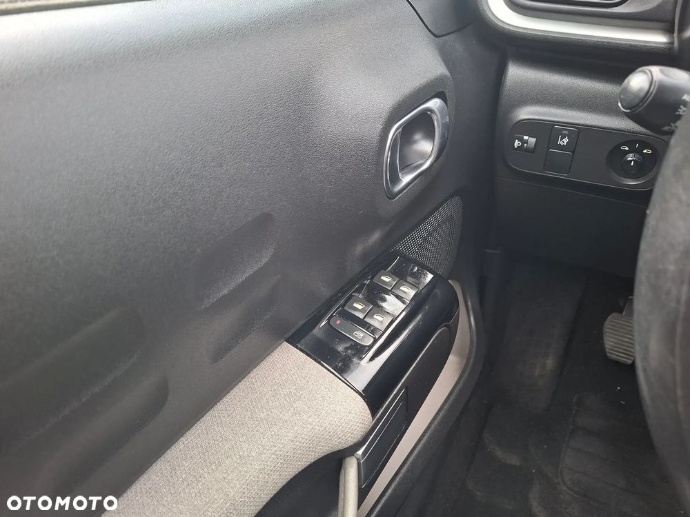 Citroën C3 1.2 PureTech Exclusive - 26