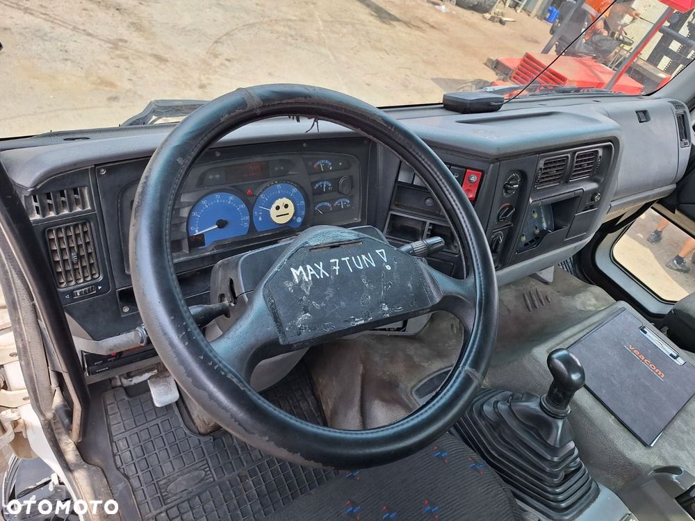 Renault 270.18 4X2 - 14