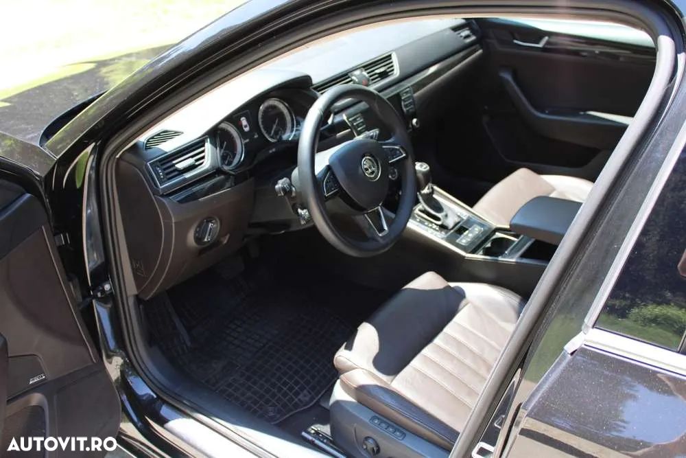 Skoda Superb 2.0 TDI DSG Style - 6