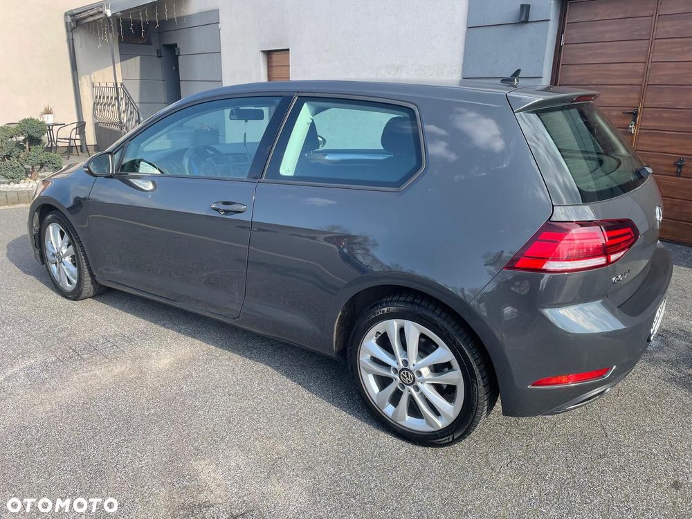 Volkswagen Golf - 8