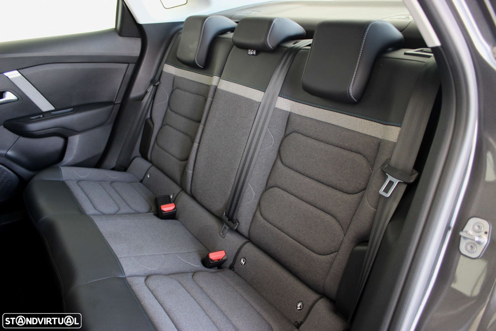 Citroën C4 X 1.2 PureTech Plus EAT8 - 14