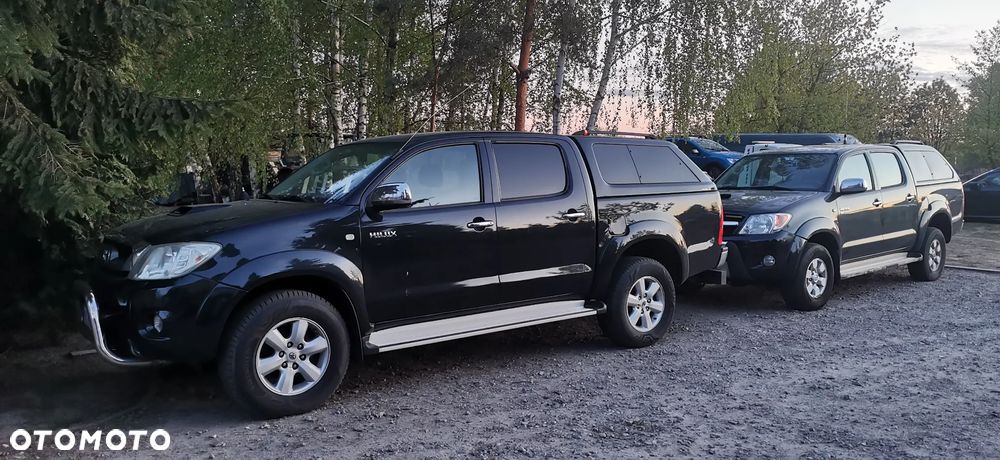 Toyota Hilux 2.5 D-4D DLX + - 13