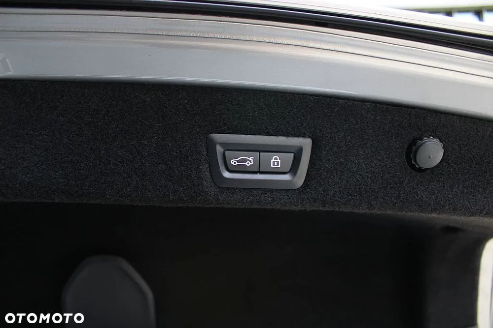 BMW Seria 7 750Li xDrive sport - 40