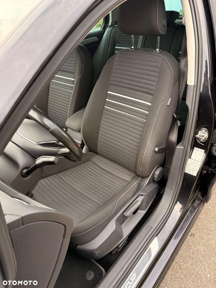 Volkswagen Golf 1.6 TDI BlueMotion Technology Cup - 8