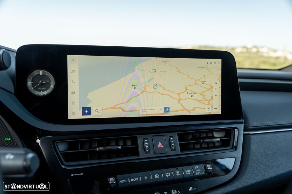 Lexus ES 300h Sport - 22