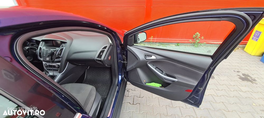 Ford Focus 1.6 TDCI ECOnetic 99g Start-Stopp-System Titanium - 4