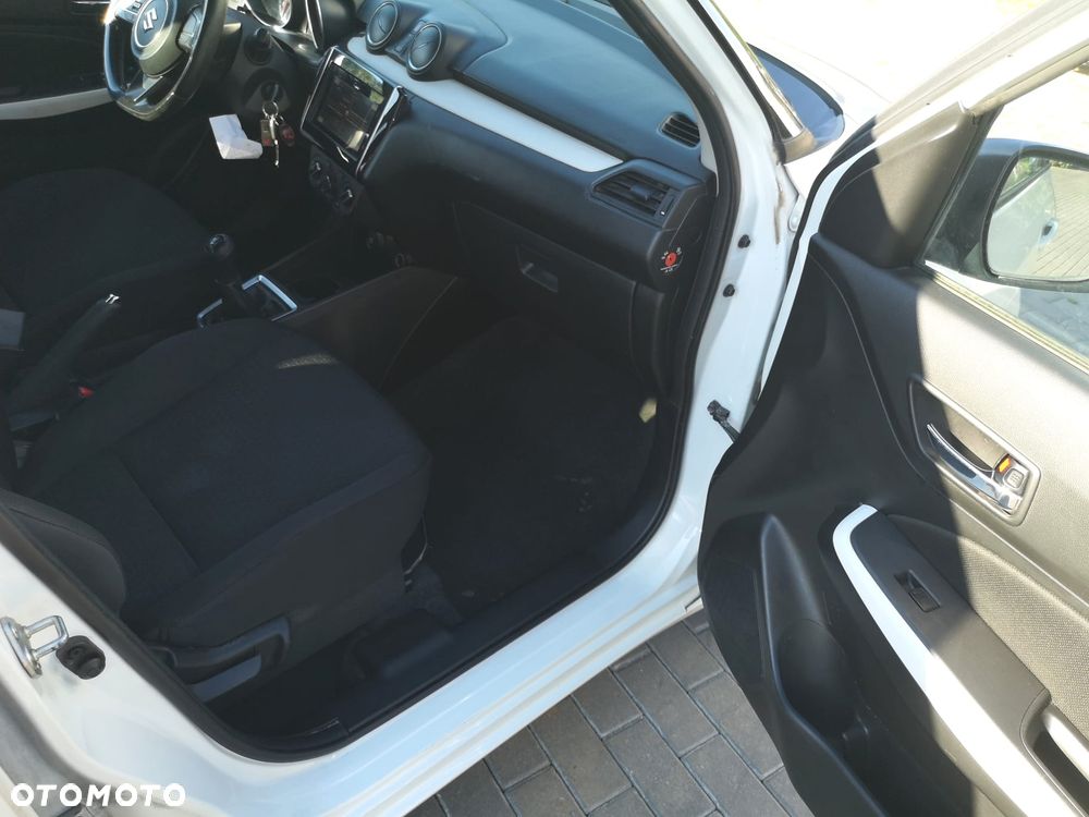 Suzuki Swift 1.2 Premium Plus - 20