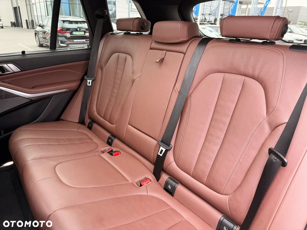 BMW X5 xDrive40d - 33