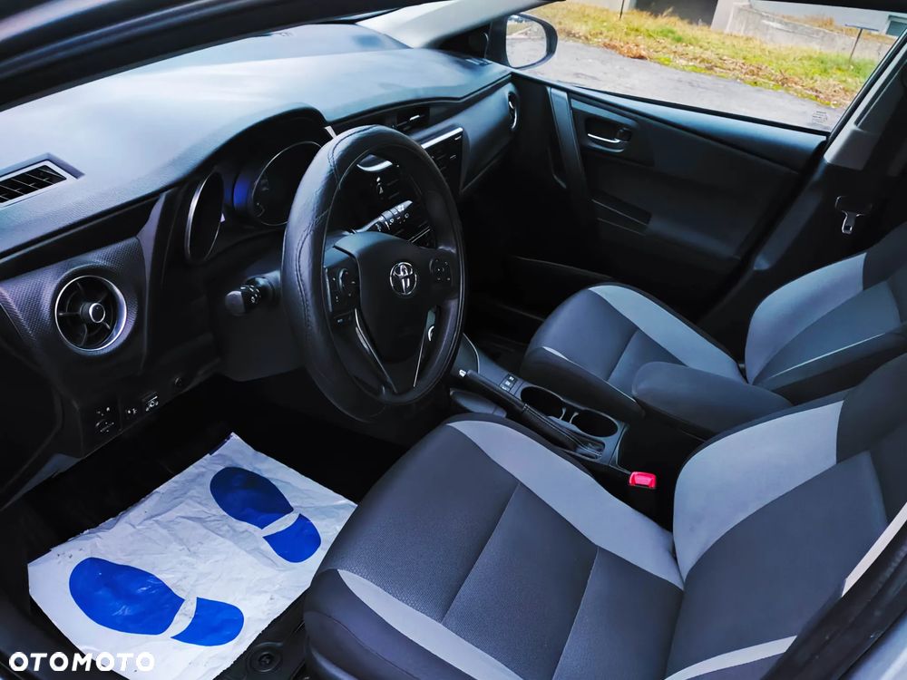 Toyota Auris Hybrid 135 Active - 11