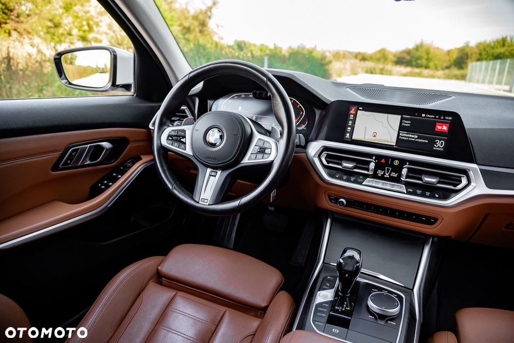 BMW Seria 3 330d xDrive M Sport - 27