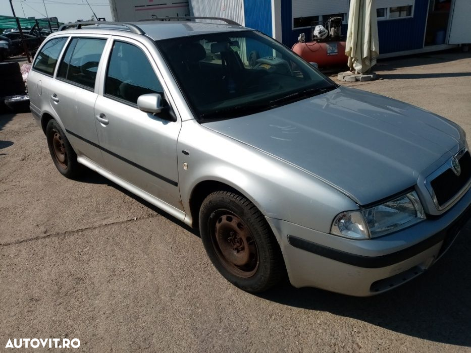 Dezmembrez Skoda Octavia 19 TDI - 3
