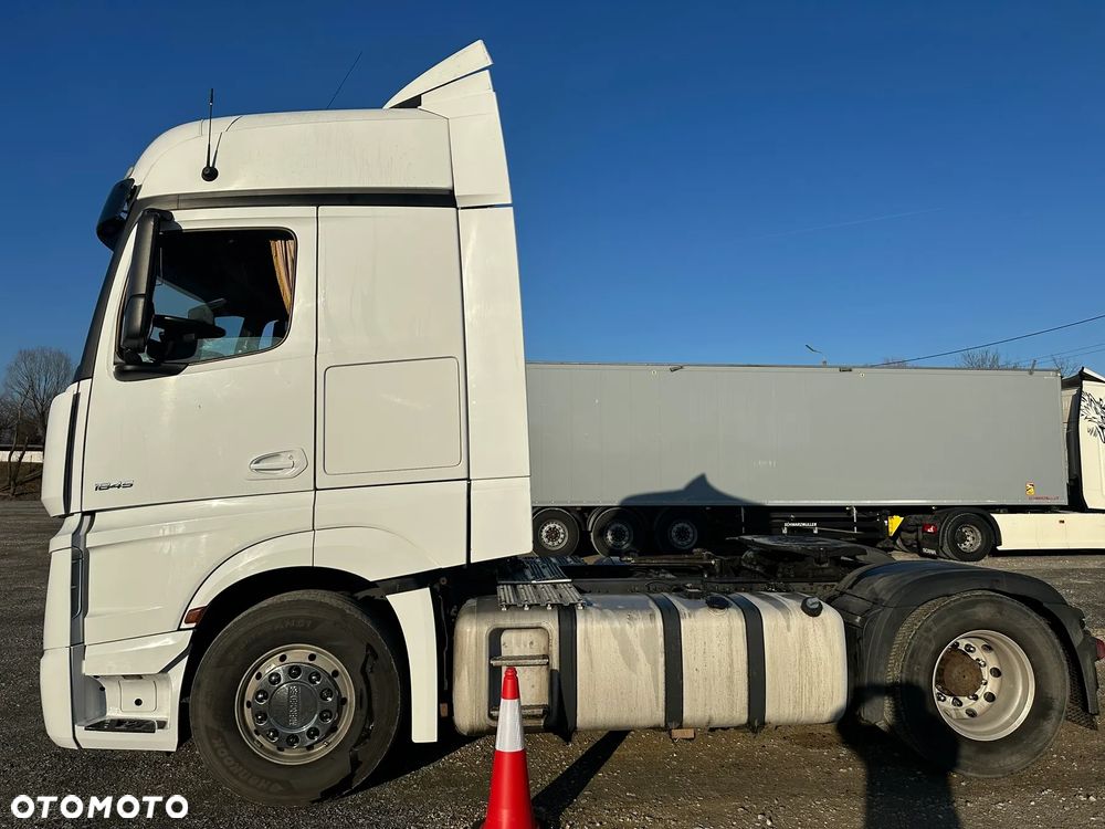 Mercedes-Benz ACTROS - 4