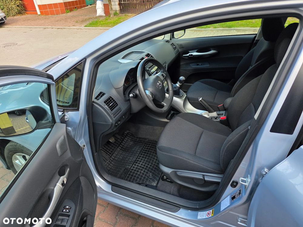 Toyota Auris 1.6 Valvematic Executive - 14