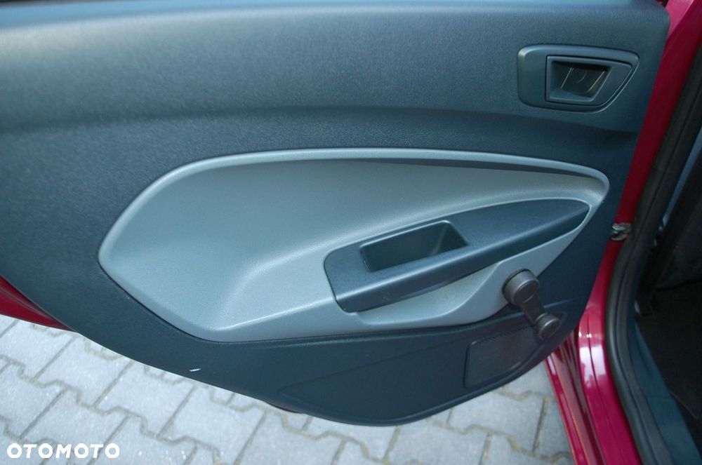 Ford Fiesta - 30