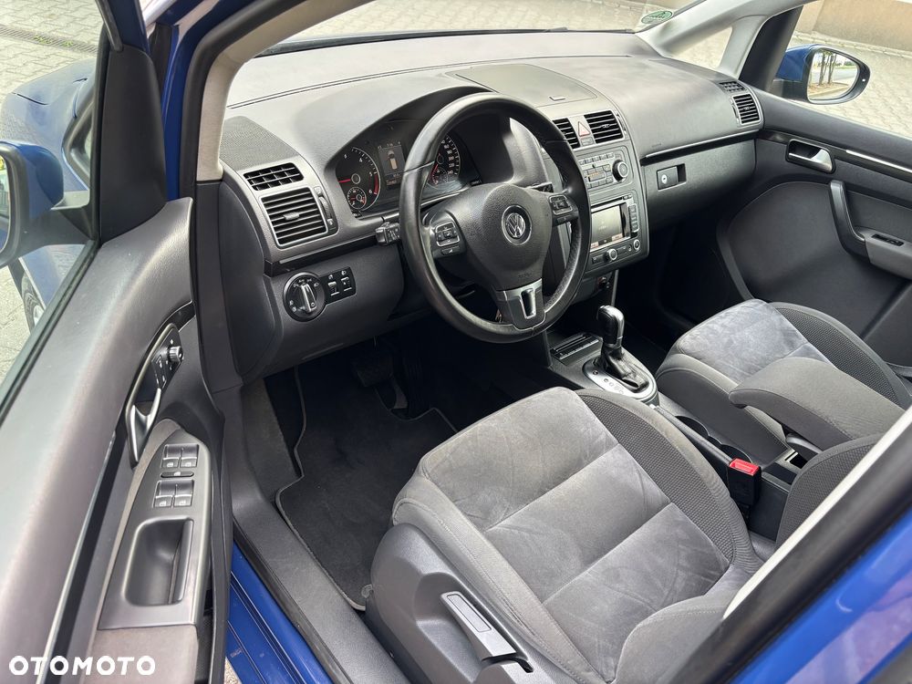 Volkswagen Touran 2.0 TDI DPF DSG Highline - 16