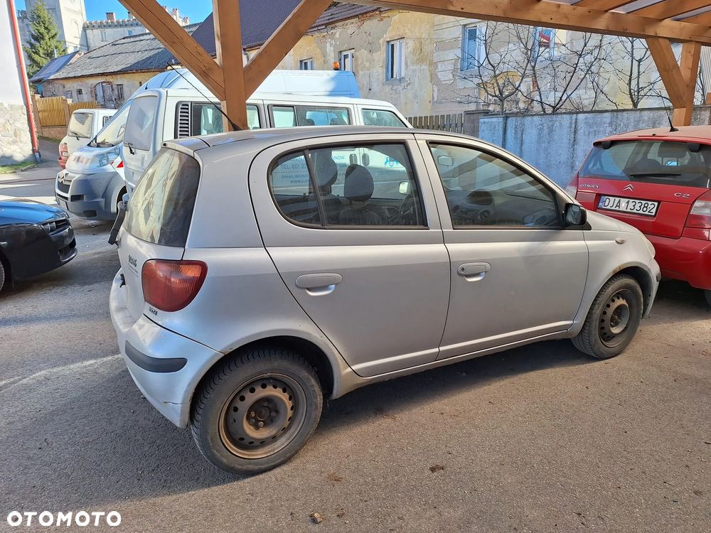 Toyota Yaris 1.0 Base - 6