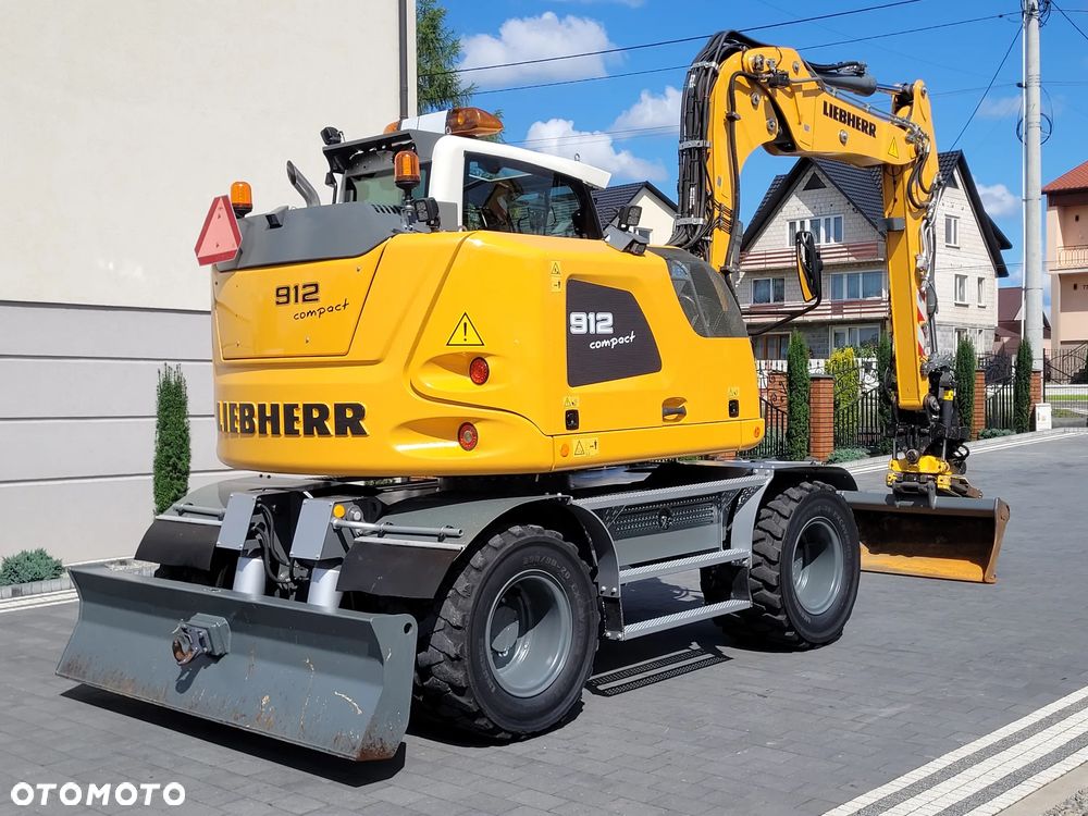 Liebherr A912 compact / ROTOTILT ze szczypcami / model 2018 / SUPER STAN / - 7