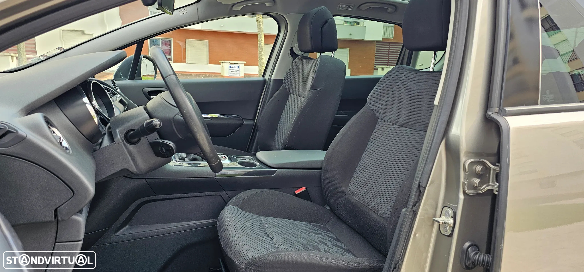Peugeot 3008 1.6 HDi Active - 10