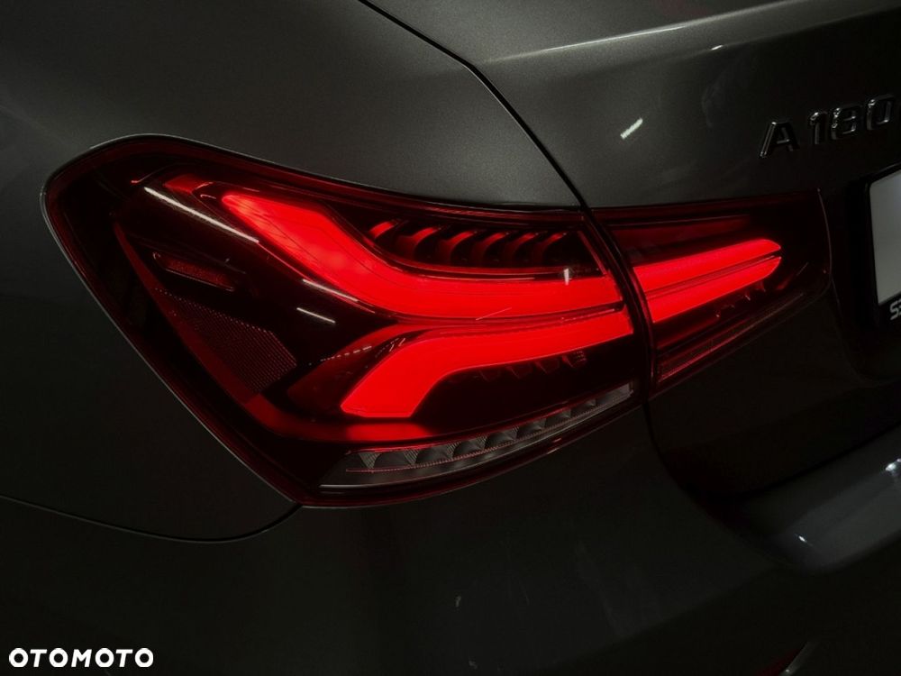 Mercedes-Benz Klasa A 180 d 8G-DCT Lim AMG Line Advanced - 35