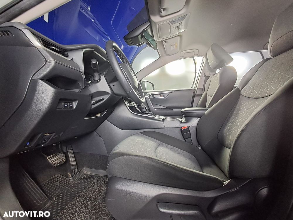 Toyota RAV4 - 11