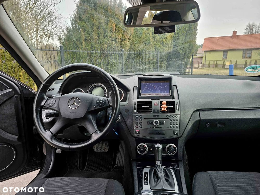 Mercedes-Benz Klasa C 180 CGI Automatik BlueEFFICIENCY SPORT EDITION - 19