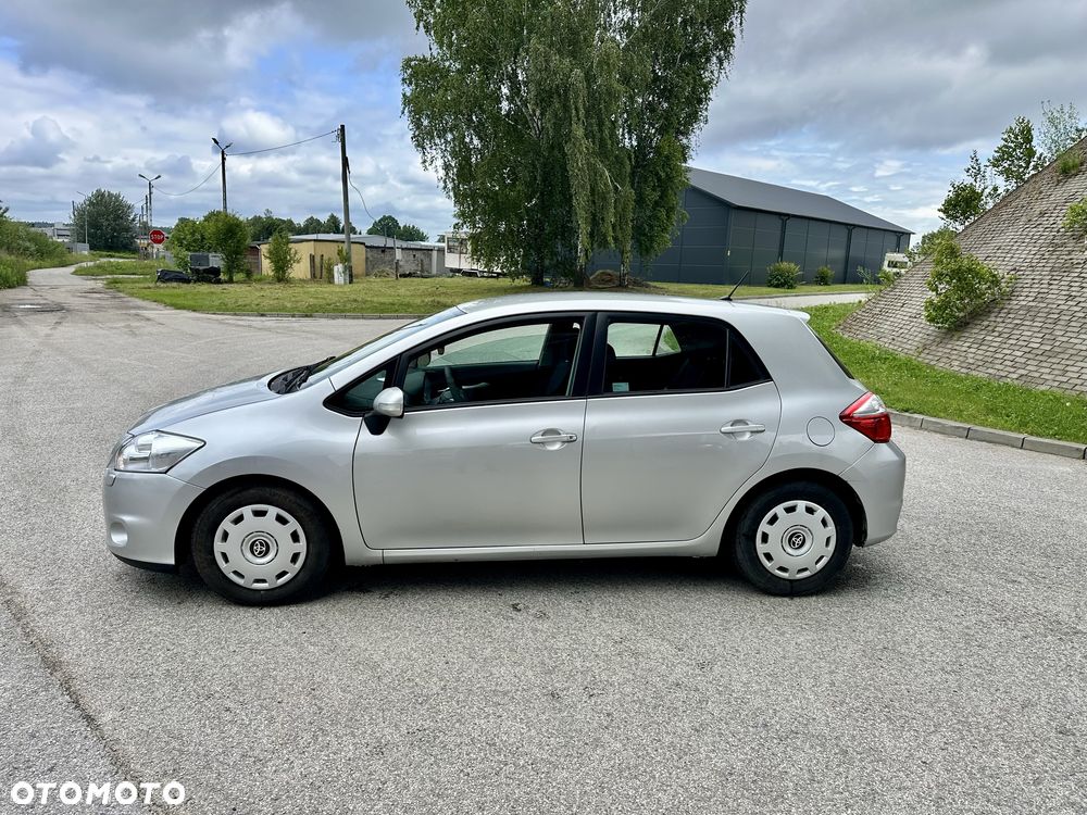 Toyota Auris - 2