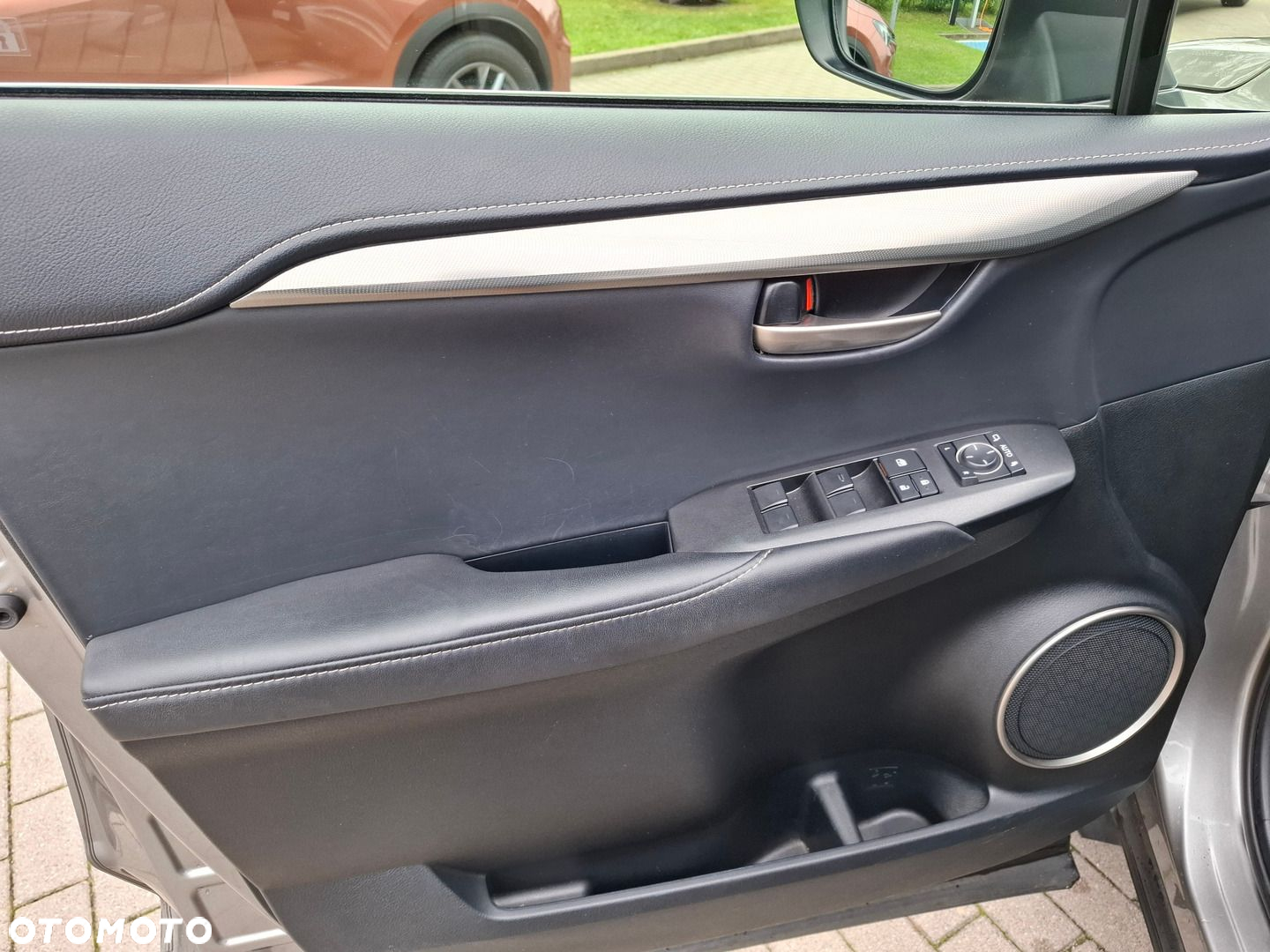 Lexus NX 300h Comfort AWD - 12