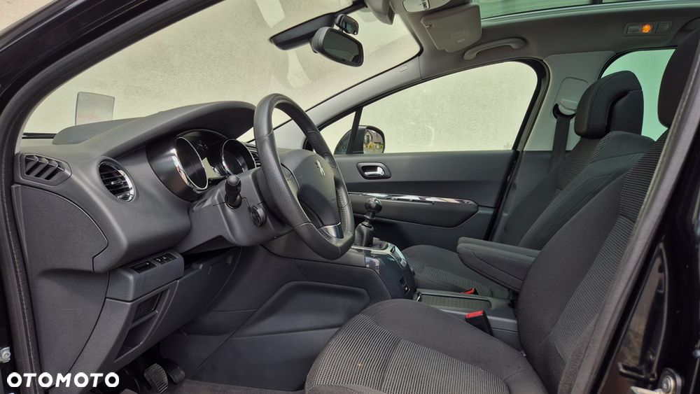 Peugeot 5008 2.0 HDi Premium + - 26