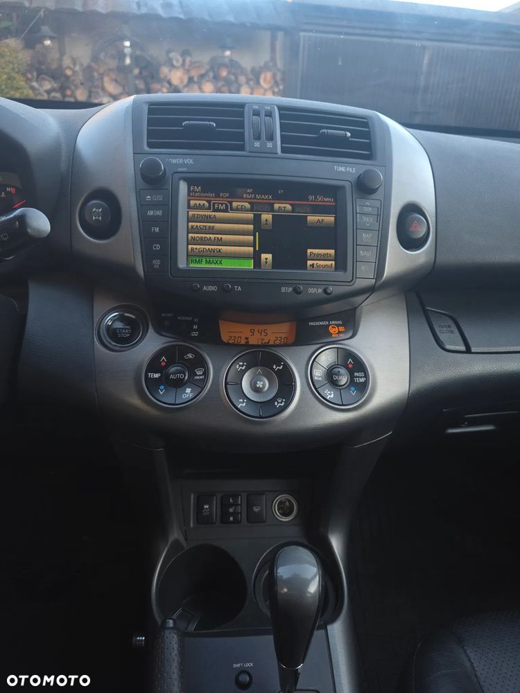 Toyota RAV4 - 16