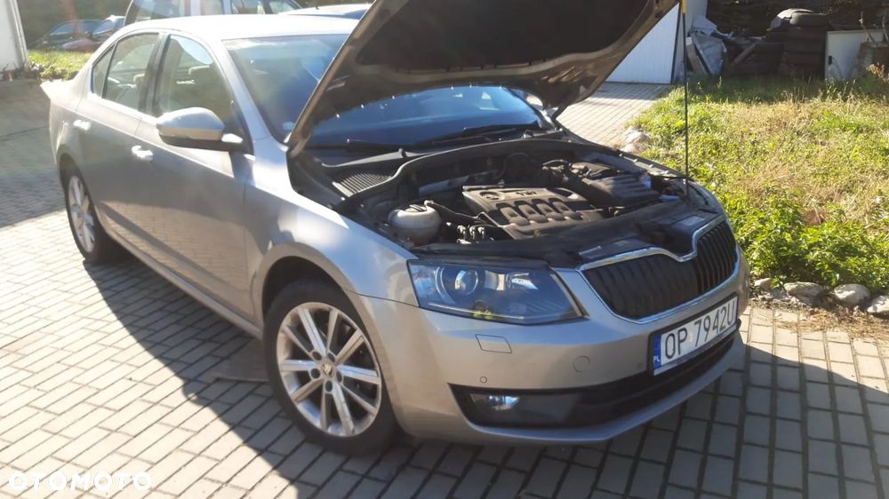 Skoda Octavia 2.0 TDI Style DSG - 3