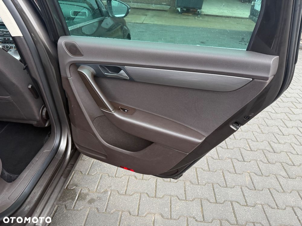Volkswagen Passat 2.0 TDI Comfortline DSG - 15