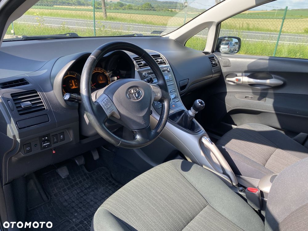 Toyota Auris - 5