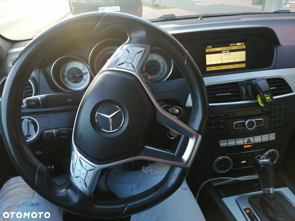 Mercedes-Benz Klasa C 250 CGI BlueEff Avantgarde - 15