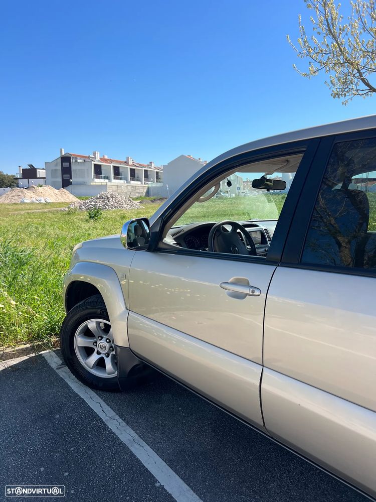 Toyota Land Cruiser Prado - 15
