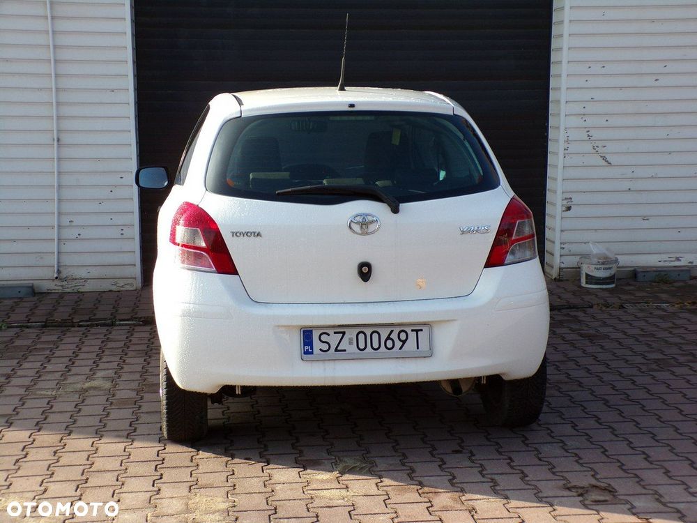 Toyota Yaris - 8