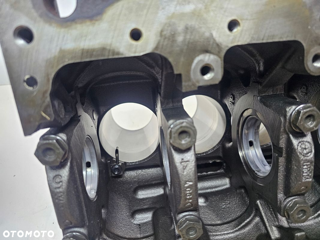 BLOK SILNIKA AUDI A4 B7 A6 C6 2.0 TDI BLB 03G021A - 9