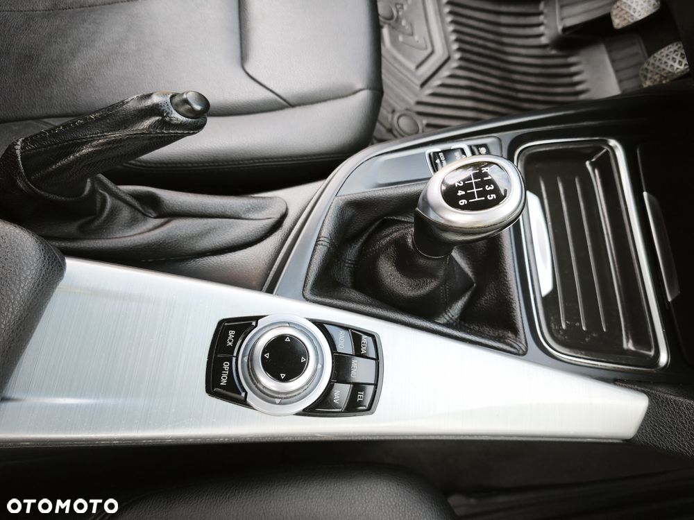 BMW Seria 3 318d DPF - 24