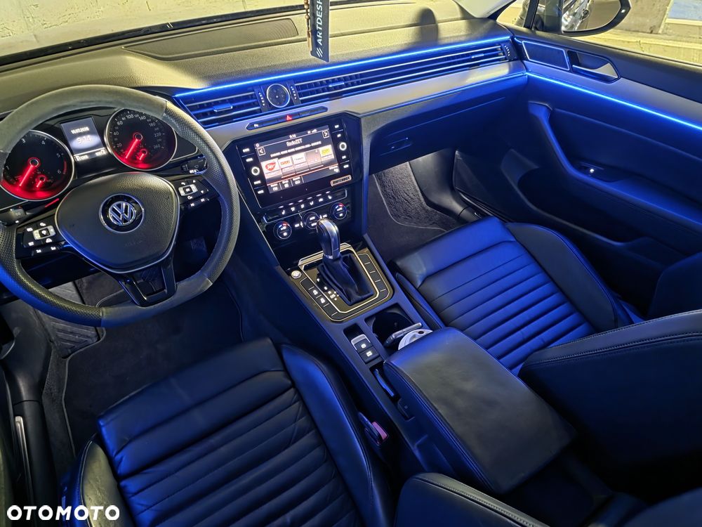 Volkswagen Passat - 4