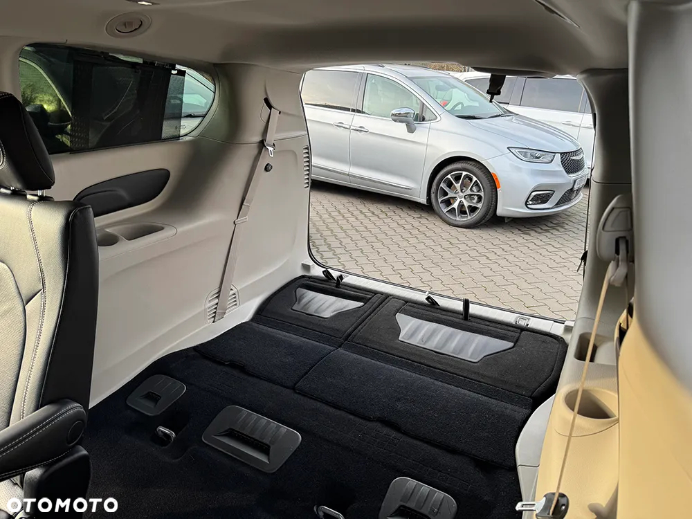 Chrysler Pacifica - 19