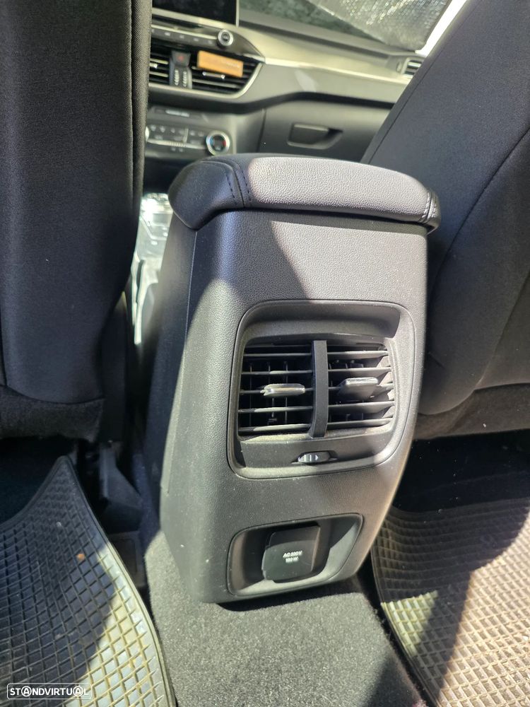 Ford Kuga - 12