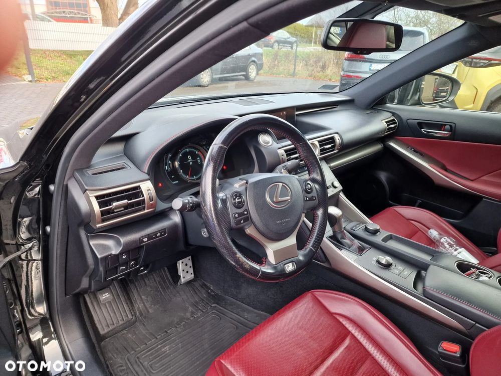 Lexus IS 200t F Impression - 4
