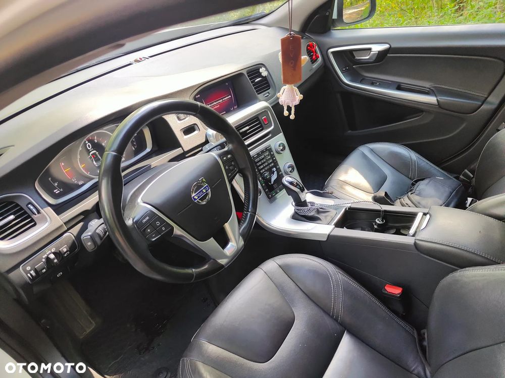 Volvo S60 T5 Drive-E Momentum - 32