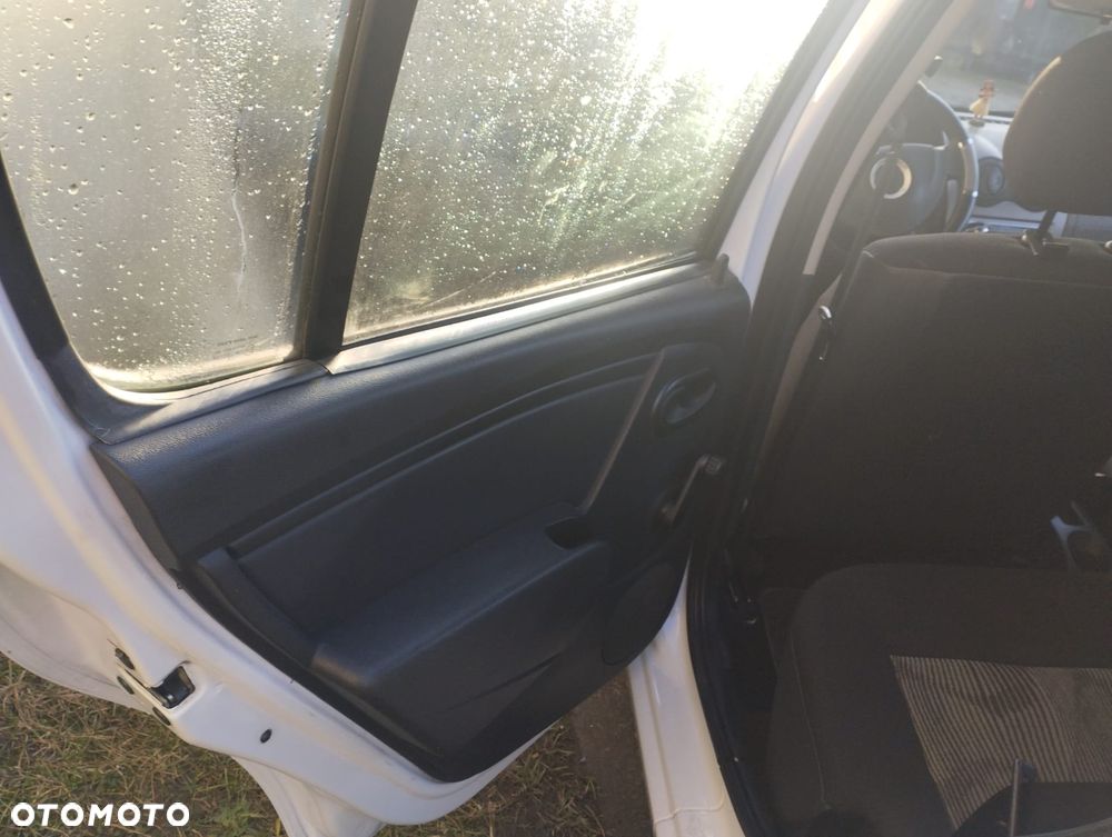 Dacia Sandero 1.2 16V - 7