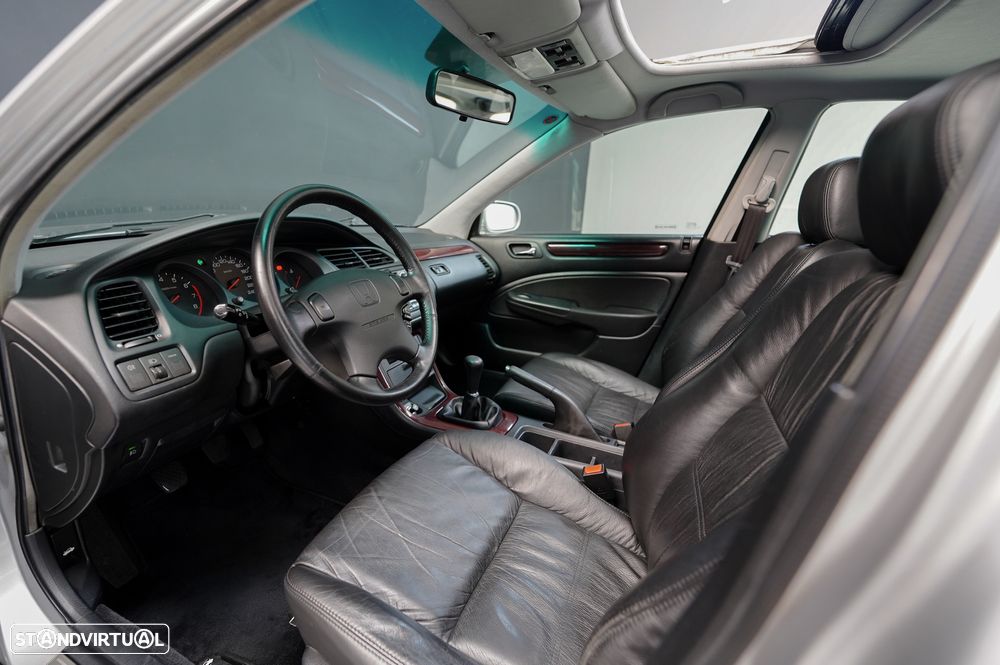 Honda Accord 2.0 ES - 28