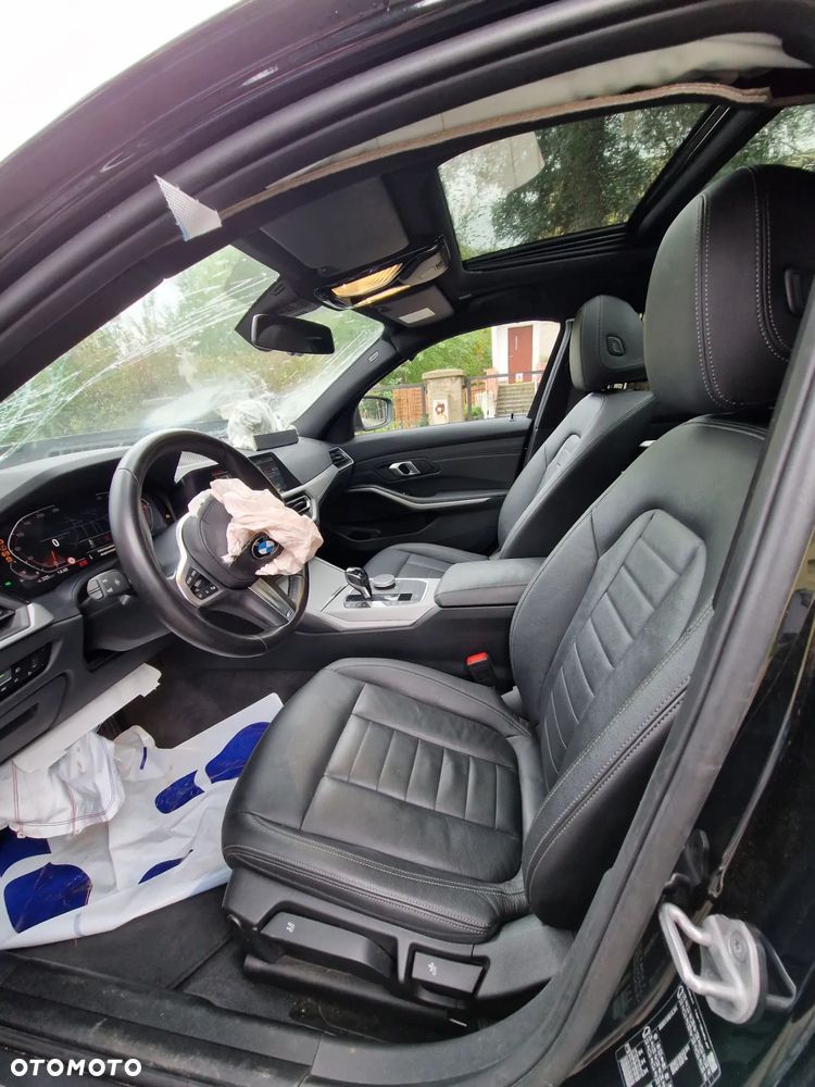 BMW Seria 3 320i Touring - 13