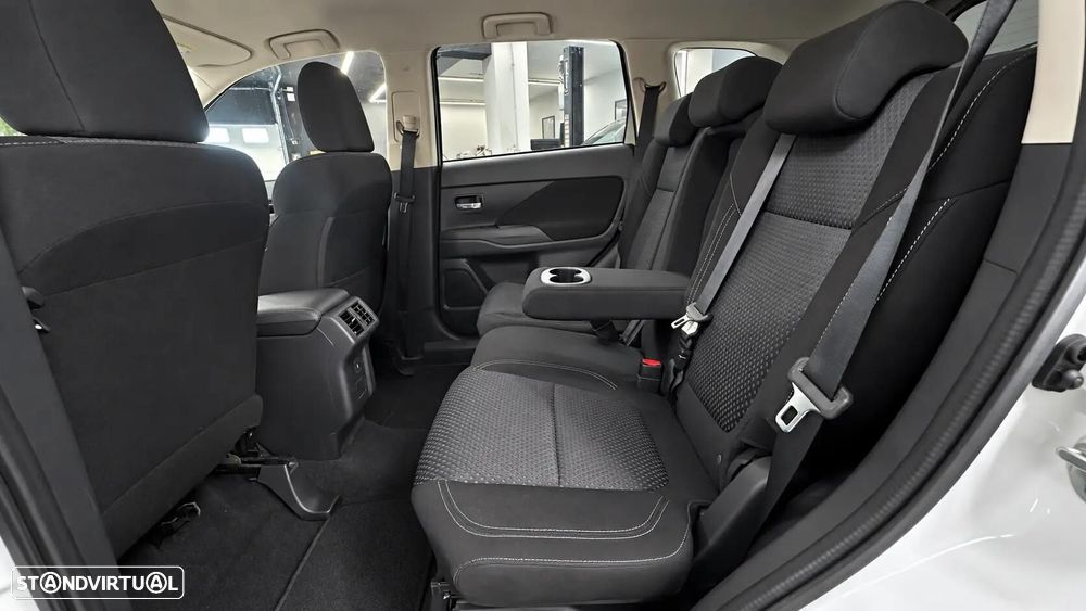 Mitsubishi Outlander 2.0 Kaiteki CVT - 44