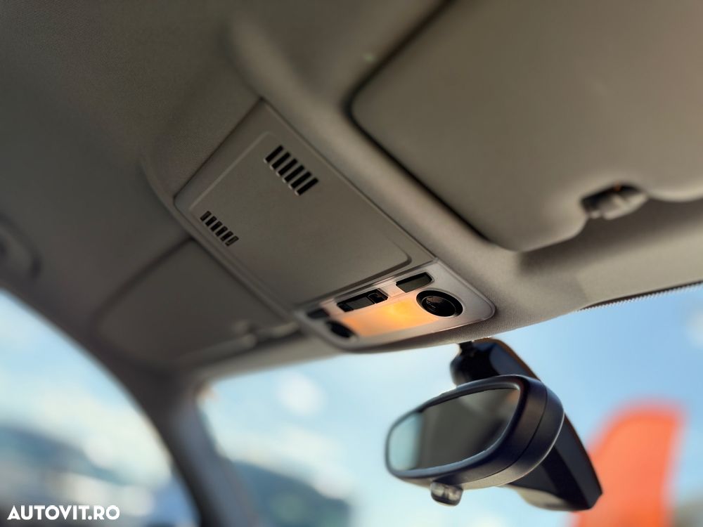 BMW Seria 1 120i Aut. Edition Sport - 19