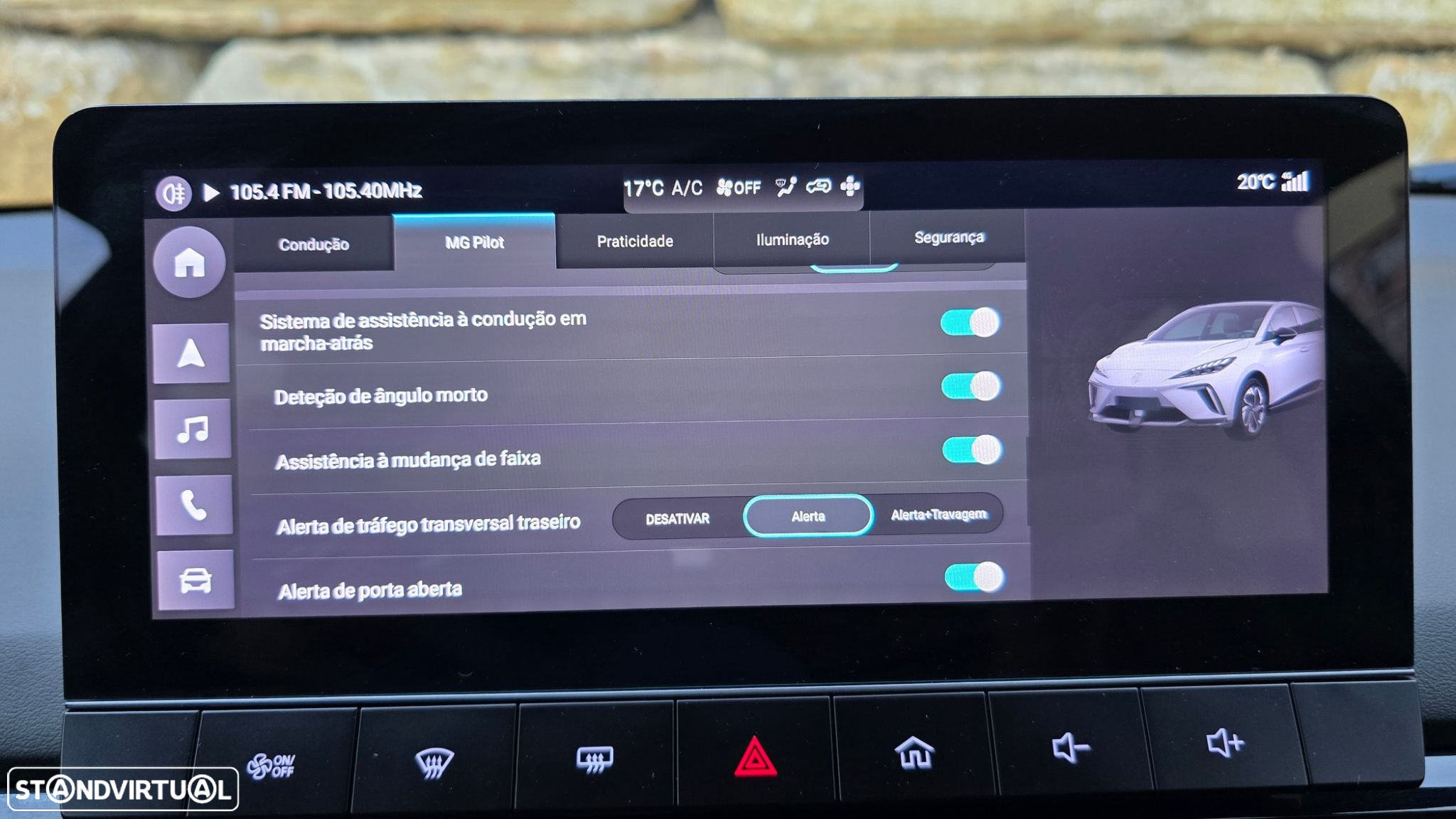 MG MG4 64 kWh Luxury - 24